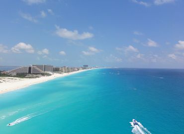 カンクンの海＿極彩色のカリビアンカンクンブルー